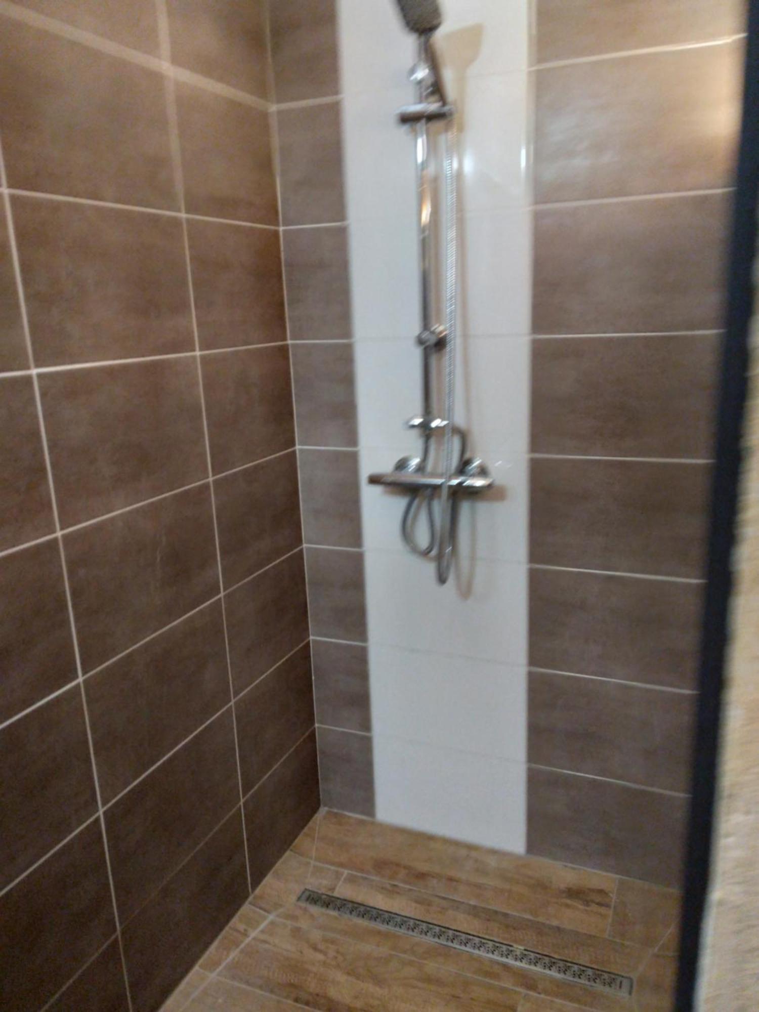 Hotel Campagne Montélimar Esterno foto